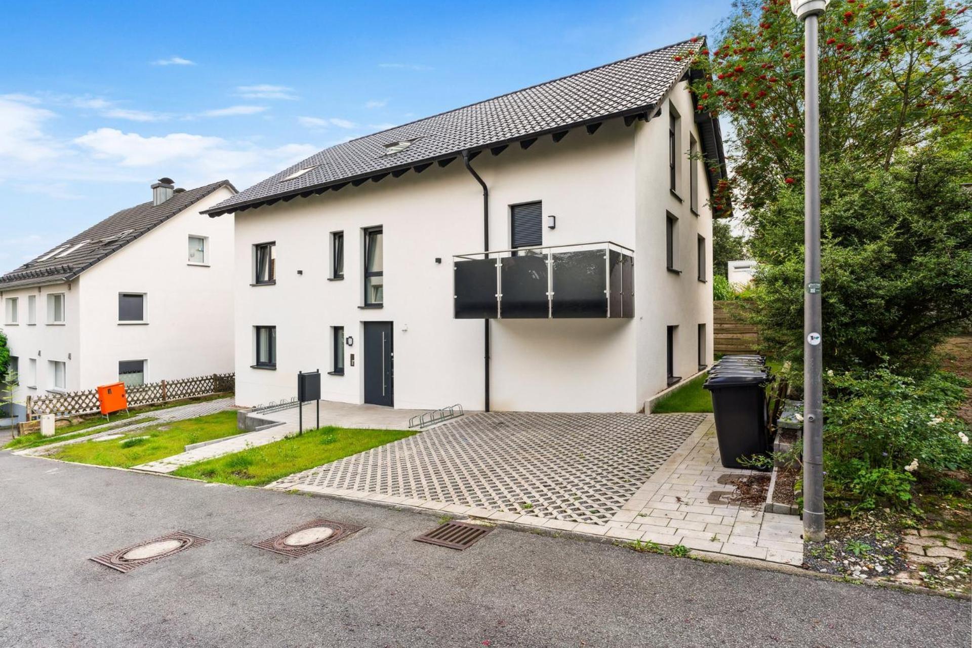 Deluxe Apartment In Bielefeld City Mit Parkplatz Und Terrasse Bagian luar foto