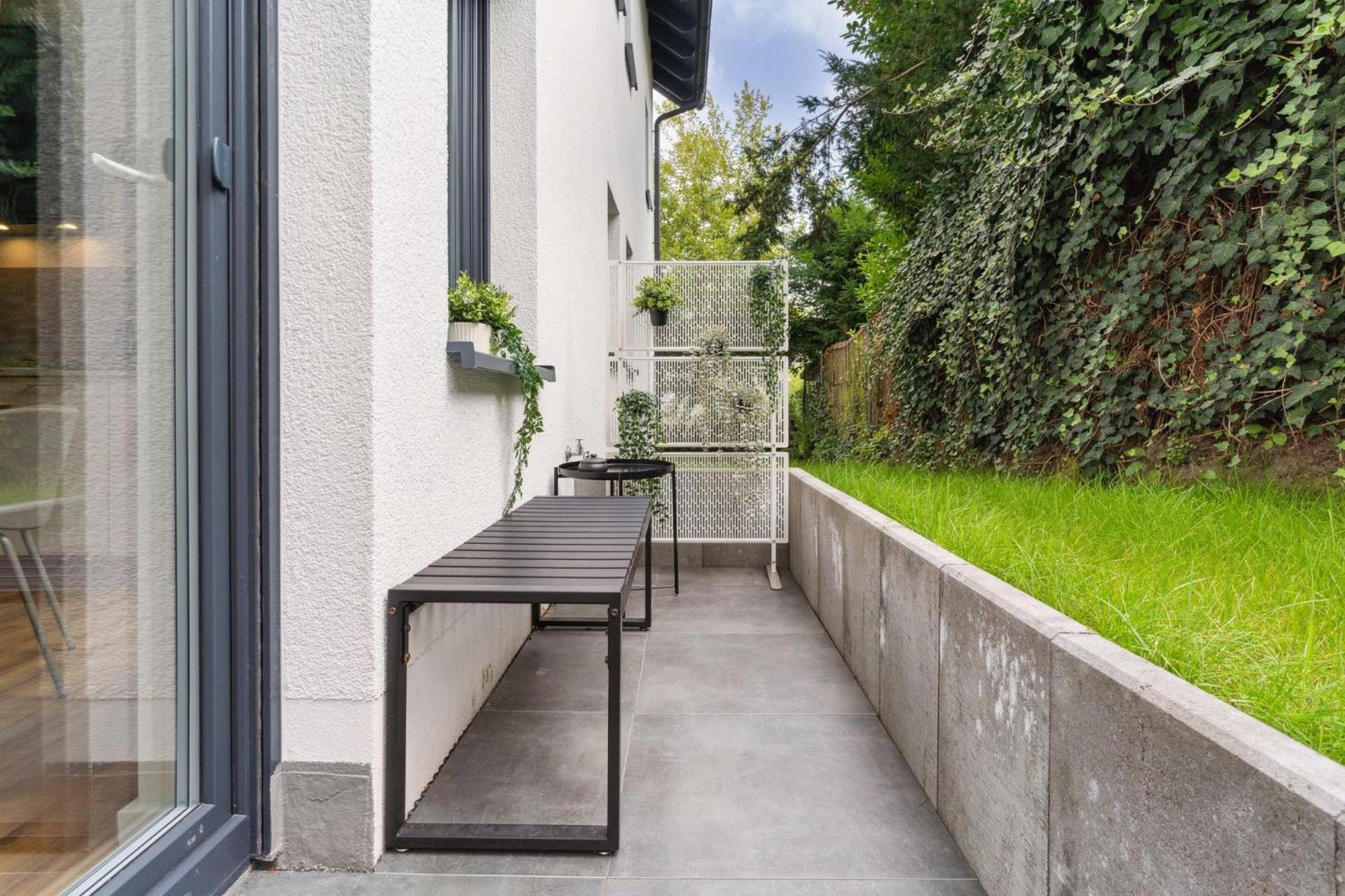Deluxe Apartment In Bielefeld City Mit Parkplatz Und Terrasse Bagian luar foto